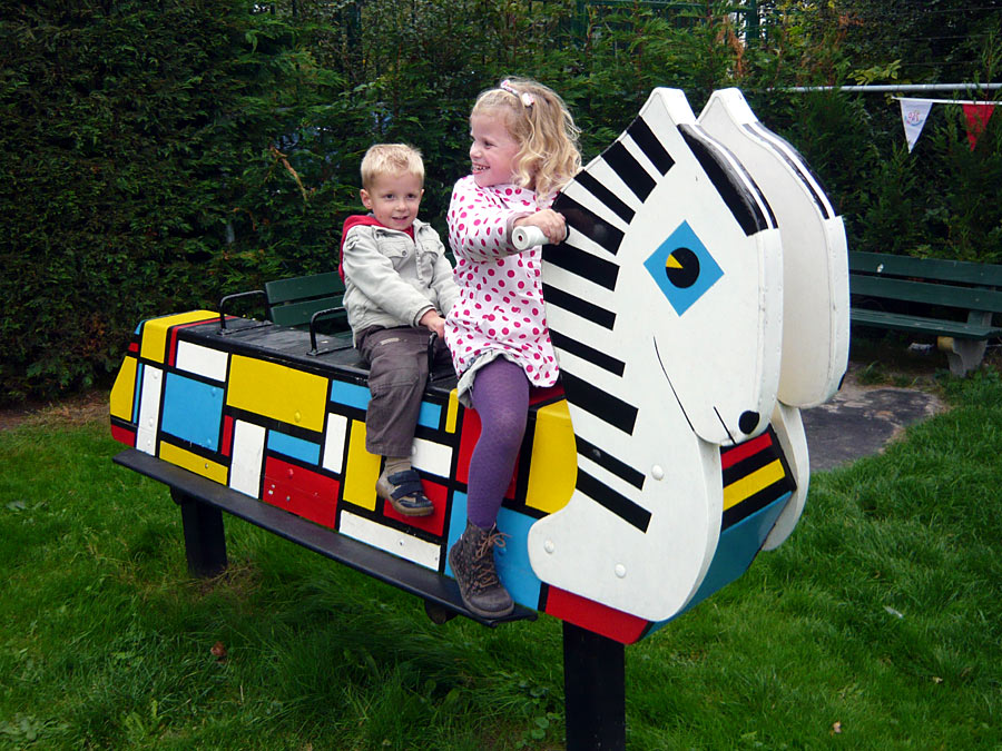 Veel buiten spelen met andere kinderen, in de tuin of de speeltuin, is ook een belangrijk aspect van kinderopvang bij een gastouder.